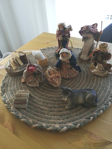 Krippenfiguren set bekleidet - set,