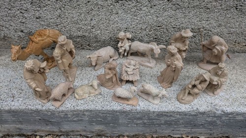 Holz krippe figuren geschnitzt - krippe,