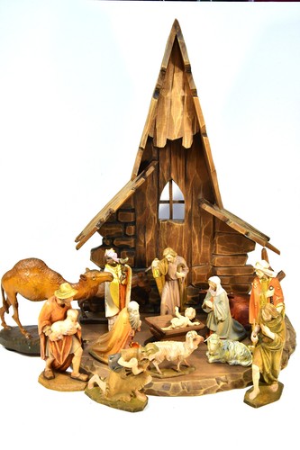 Geschnitzte weihnachtskrippe - geschnitzte,