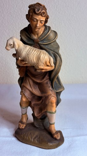 Krippenfigur hirte mit - hirte, lamm